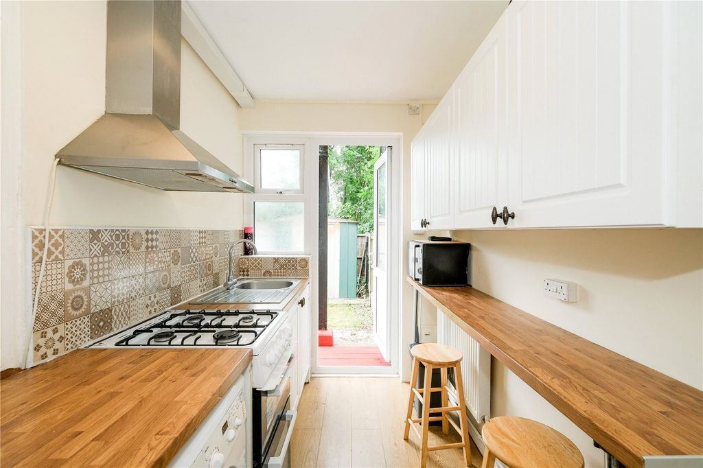 Property photo 3 of 12 Kitchen