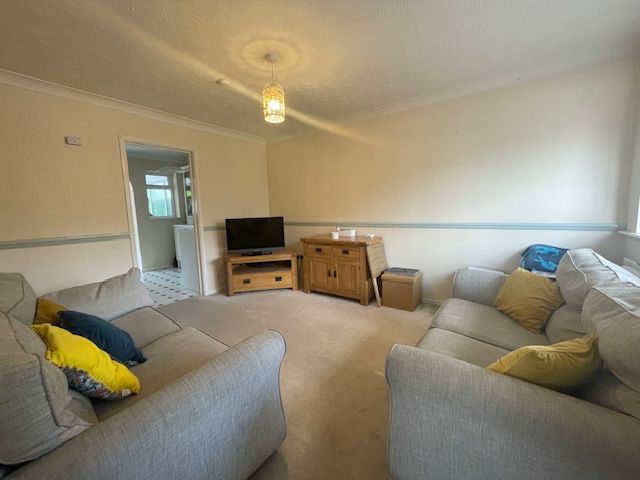 Property photo 2 of 7 Living Room