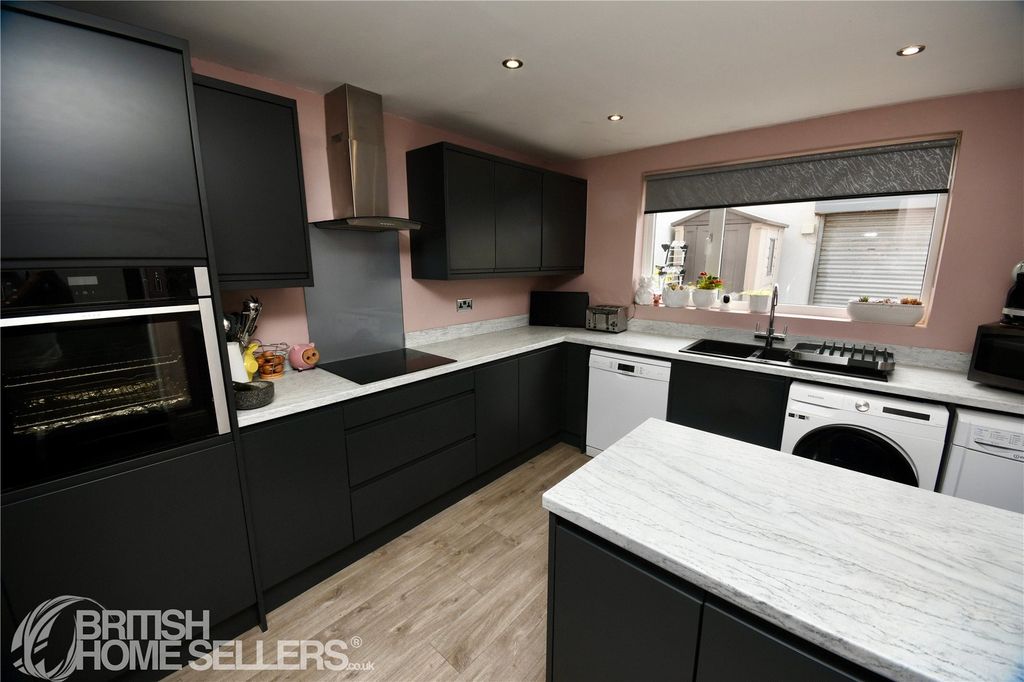 Property photo 2 of 23 Picture No. 06