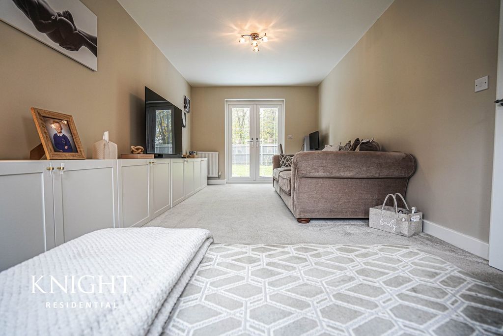 Property photo 3 of 21