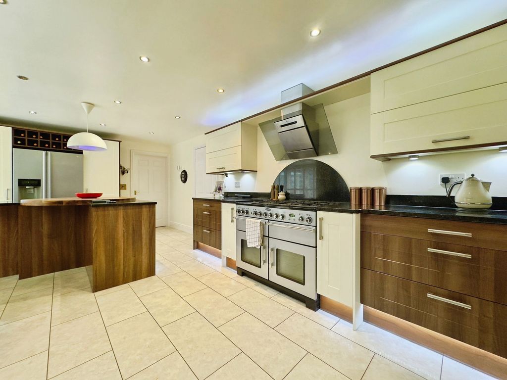 Property photo 2 of 57