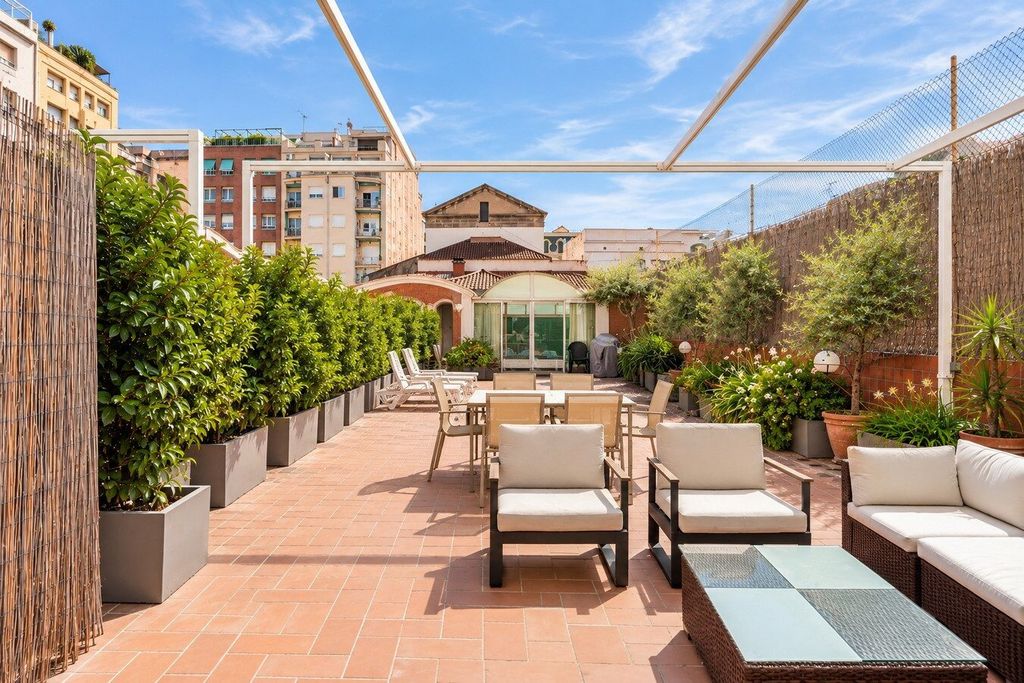 Property photo 1 of 51 Superb And Spacious Flat With A Huge Terrace In A Stately Building In Eixample