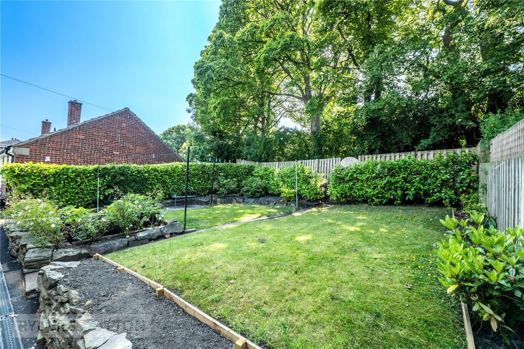 Property photo 3 of 19 Garden