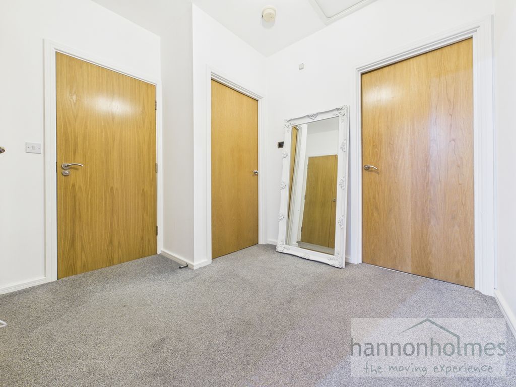 Property photo 2 of 19 Cam05283G0-Pr0150-Still001