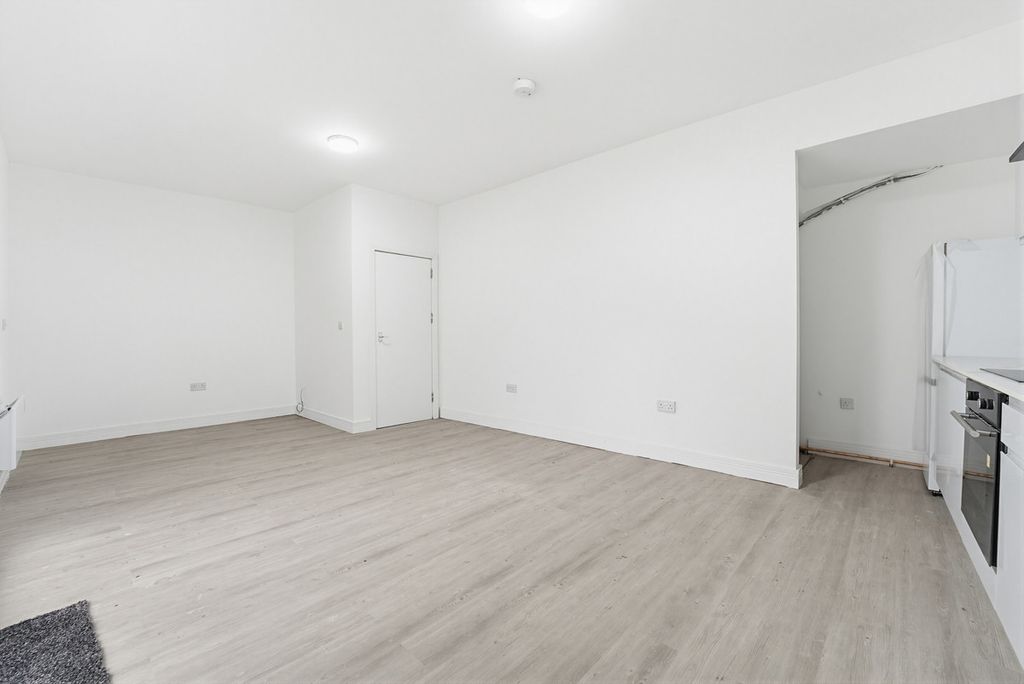 Property photo 3 of 36