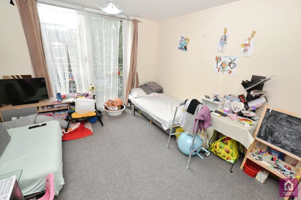 Property photo 3 of 8 Picture No. 02