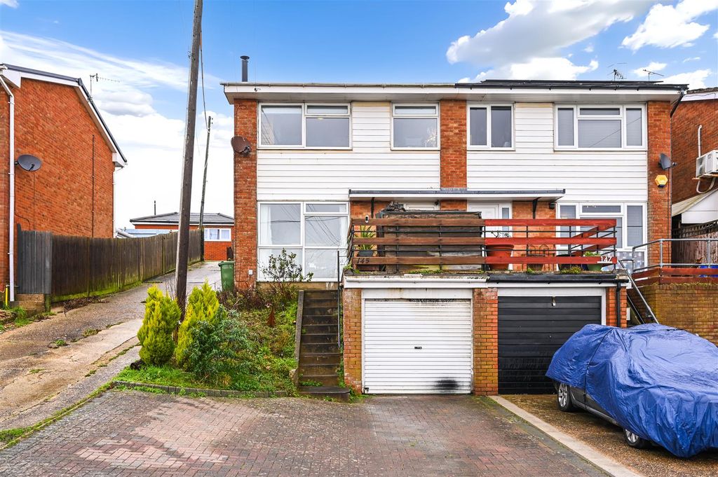 Property photo 1 of 20 145 Pebsham Lane - Tn402Rn - Photos (19).Jpg