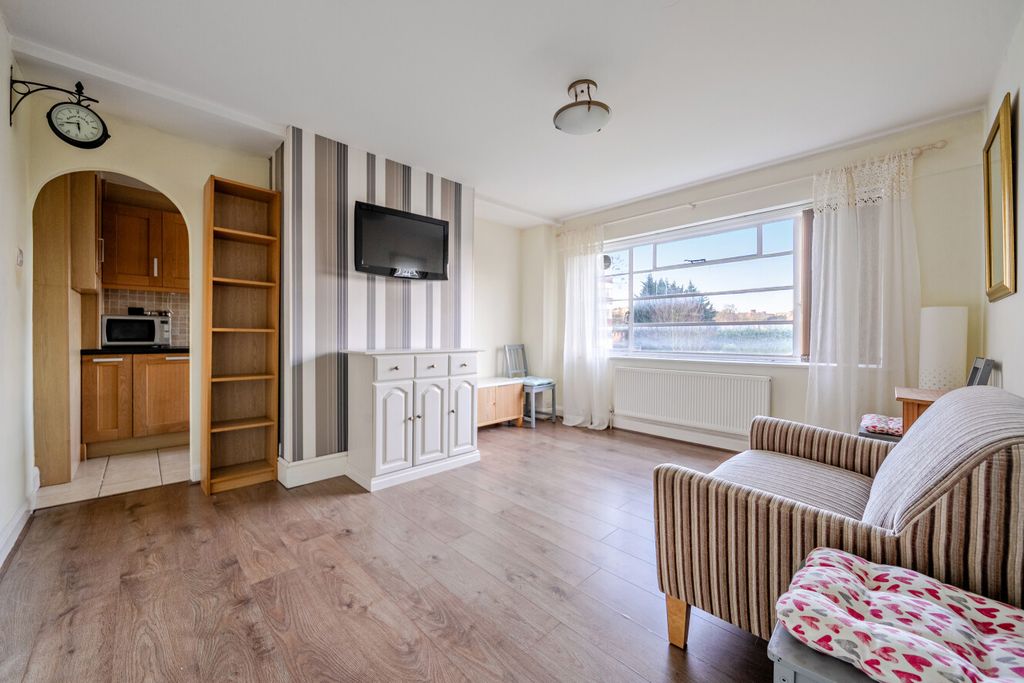 Property photo 1 of 18 Picture 1