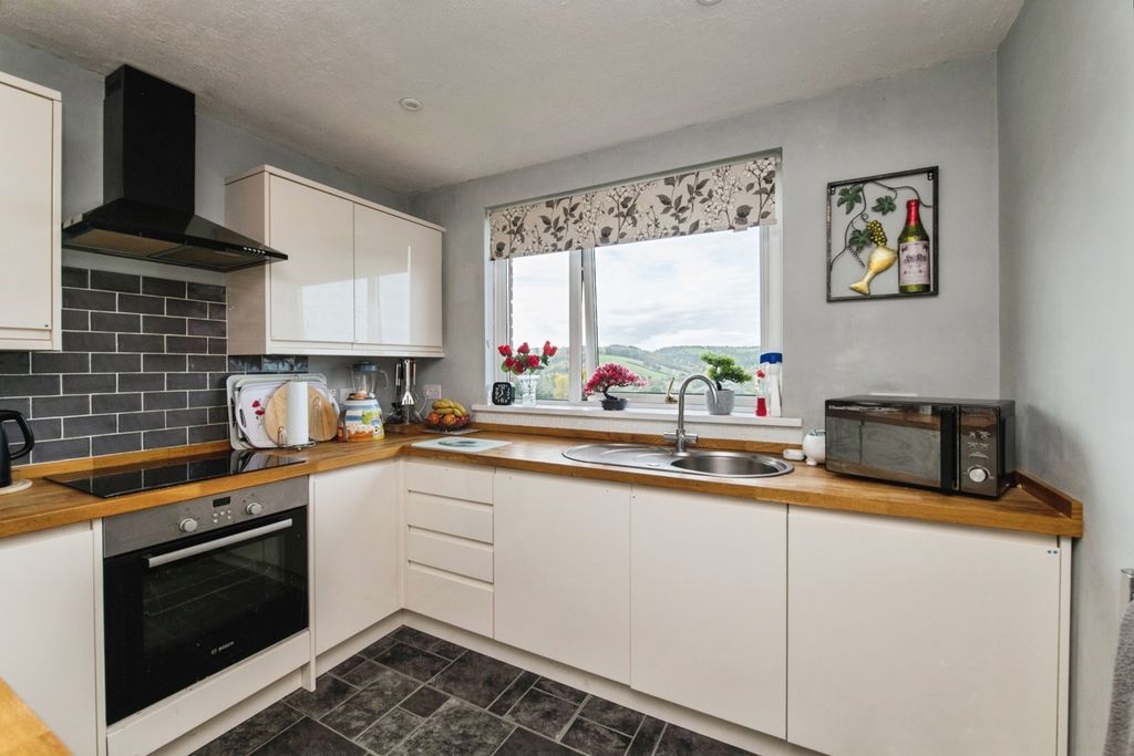 Property photo 3 of 15 Photo