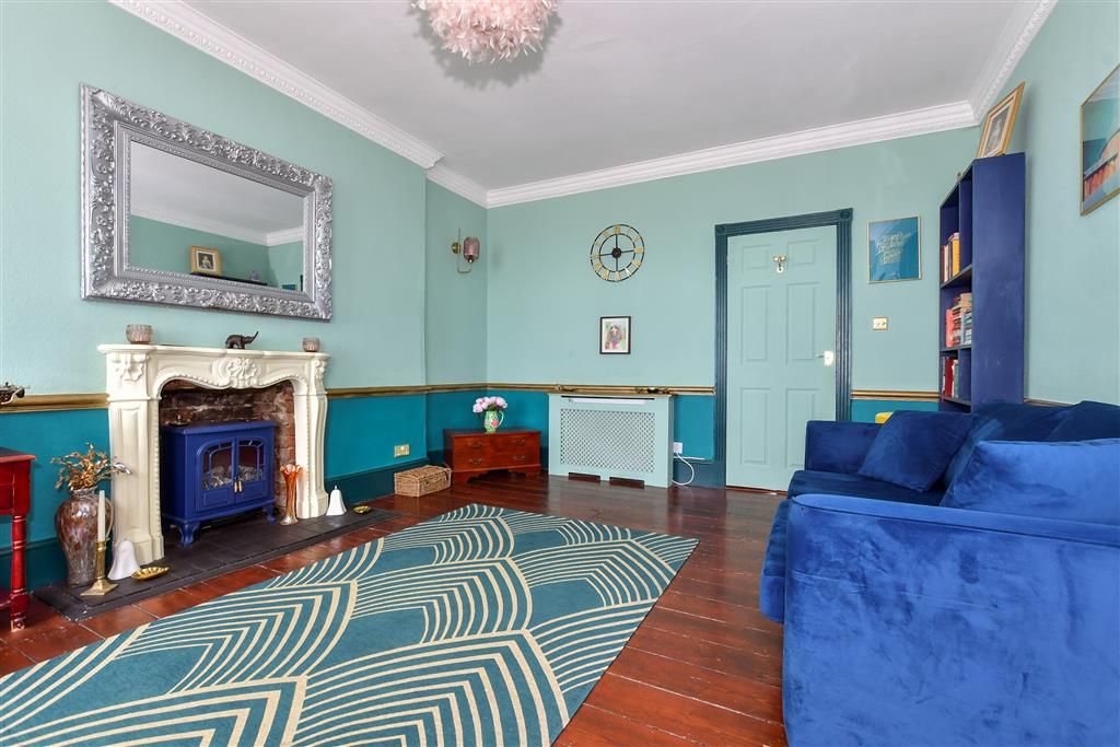Property photo 1 of 9 Lounge