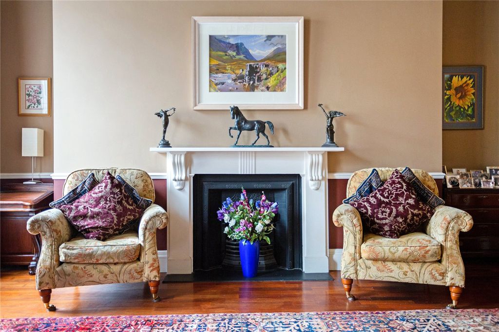 Property photo 3 of 18 Drawing Room