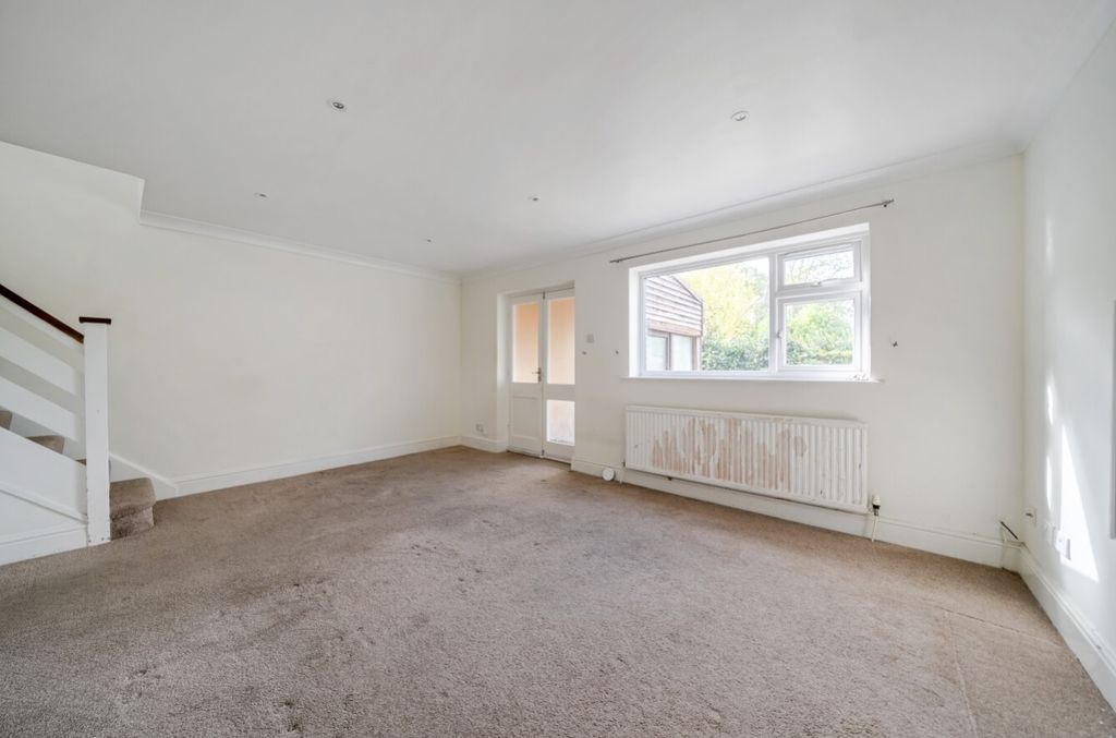 Property photo 2 of 13 1449104-5-69E741d18A008
