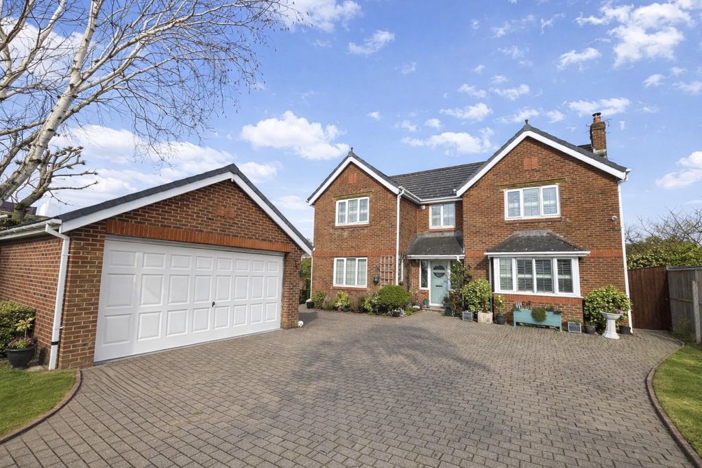 Property photo 1 of 31