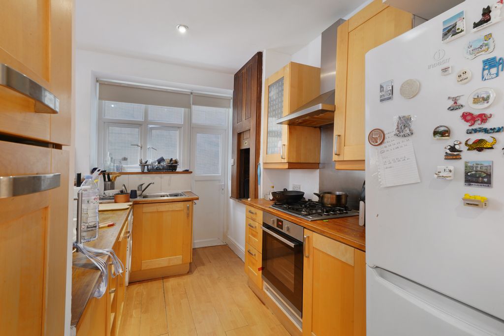 Property photo 2 of 6