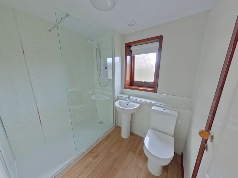 Property photo 3 of 8 Photo 8