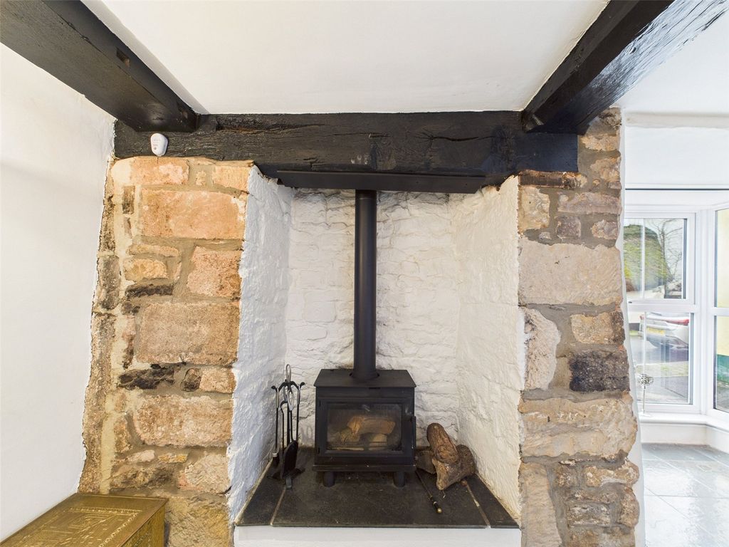 Property photo 3 of 21 Woodburner