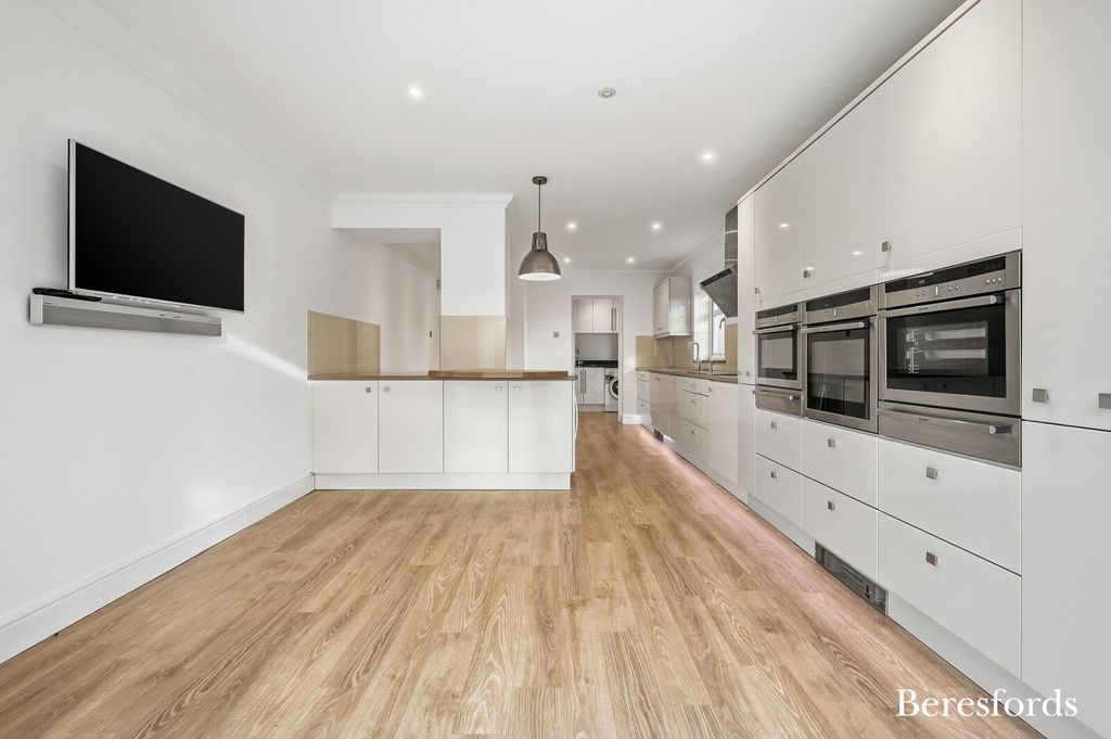 Property photo 3 of 30 Picture No. 14