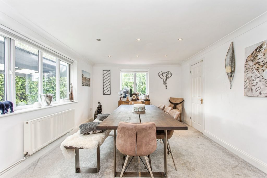 Property photo 3 of 16 Dining Room