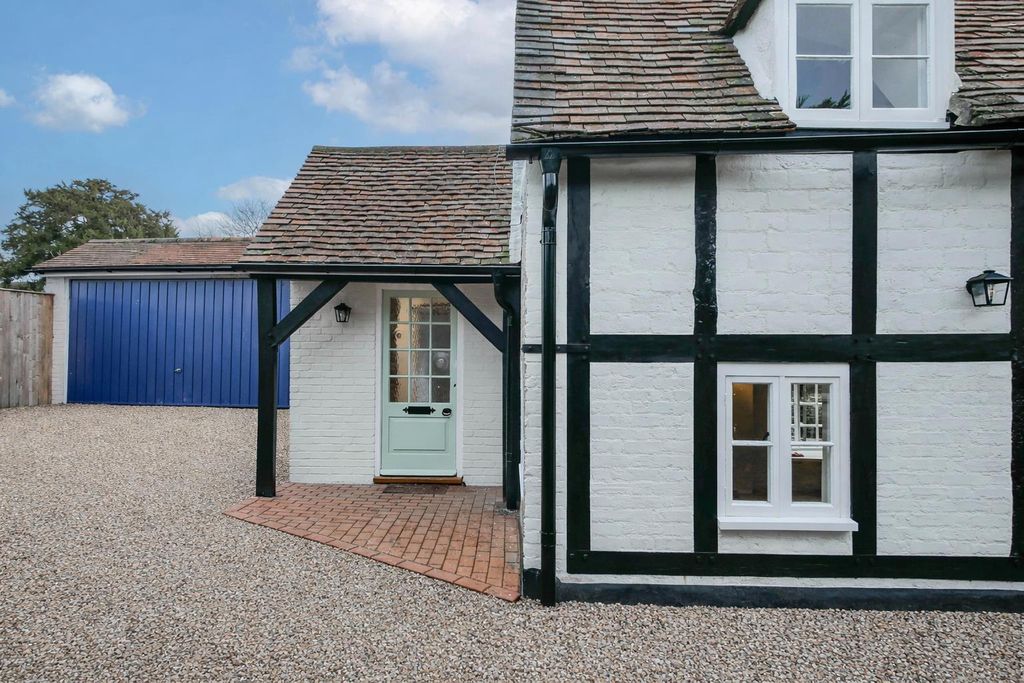 Property photo 2 of 21 Approach