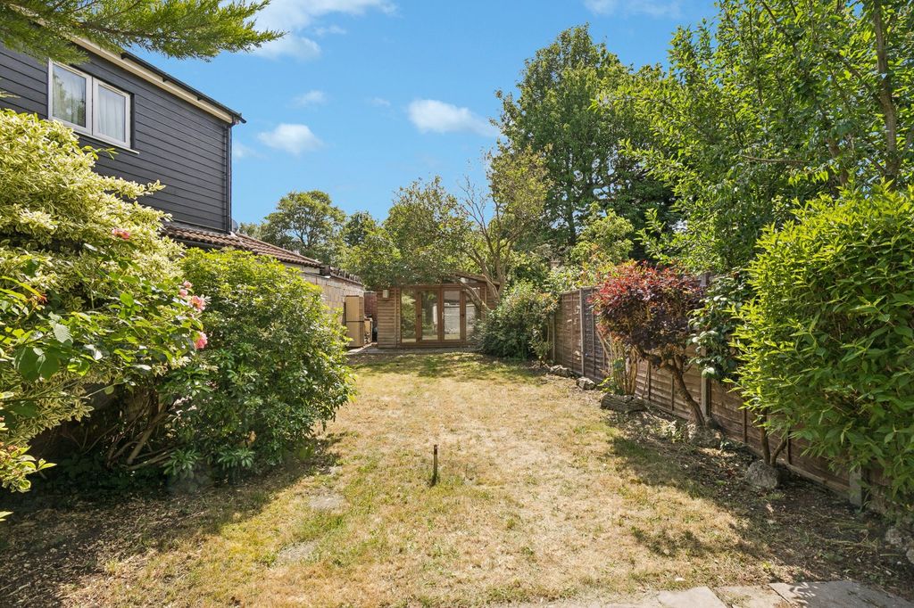 Property photo 3 of 23 Picture No. 13