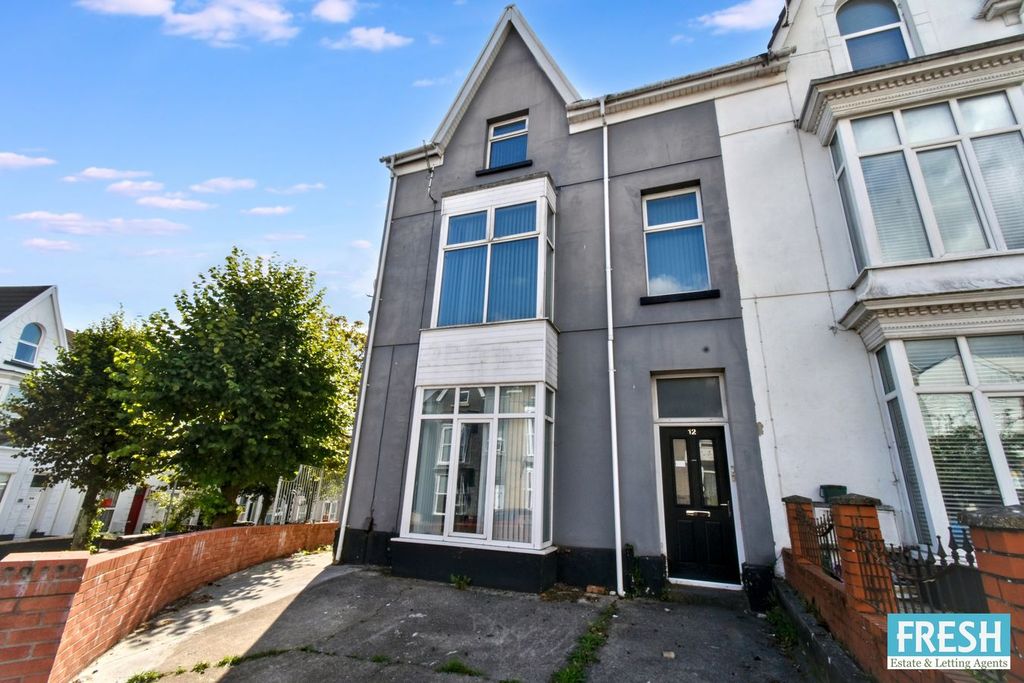 Property photo 1 of 35