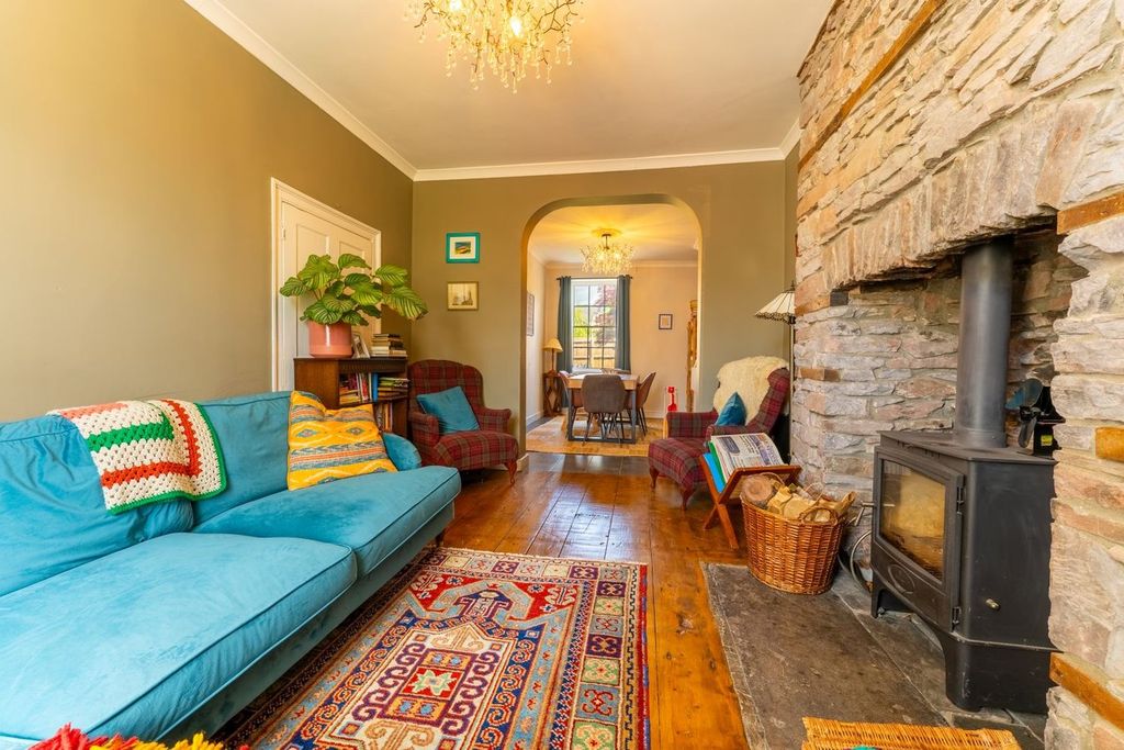 Property photo 3 of 21