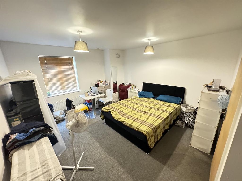 Additional image 5 of 2 bed flat for saleCircular Road South, Colchester CO2