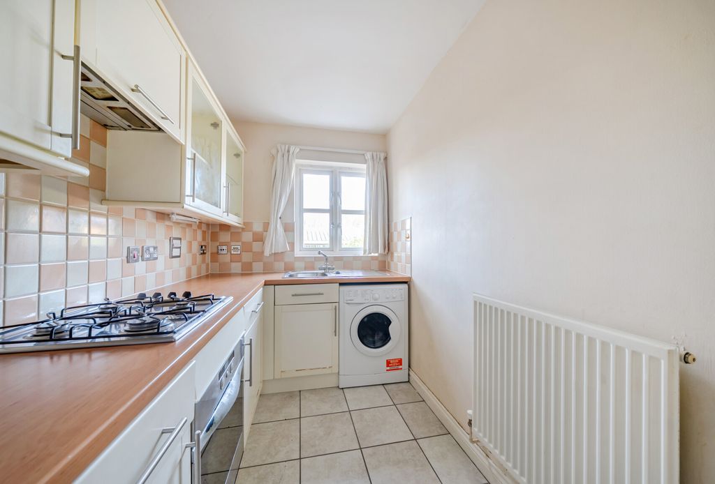 Property photo 3 of 7 1421757-9-69A55ce...