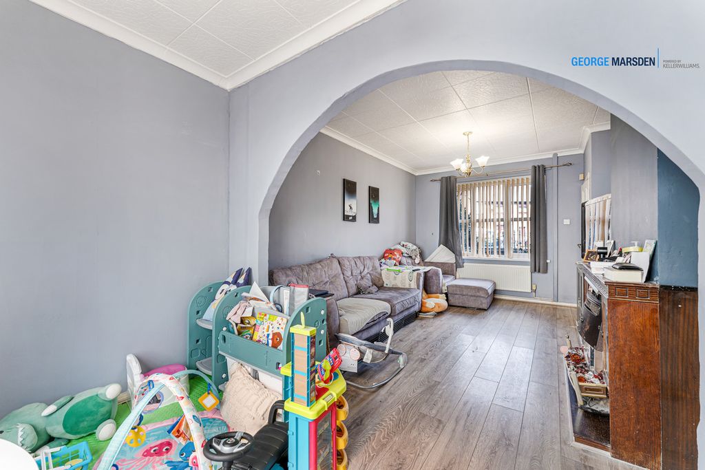 Property photo 3 of 19