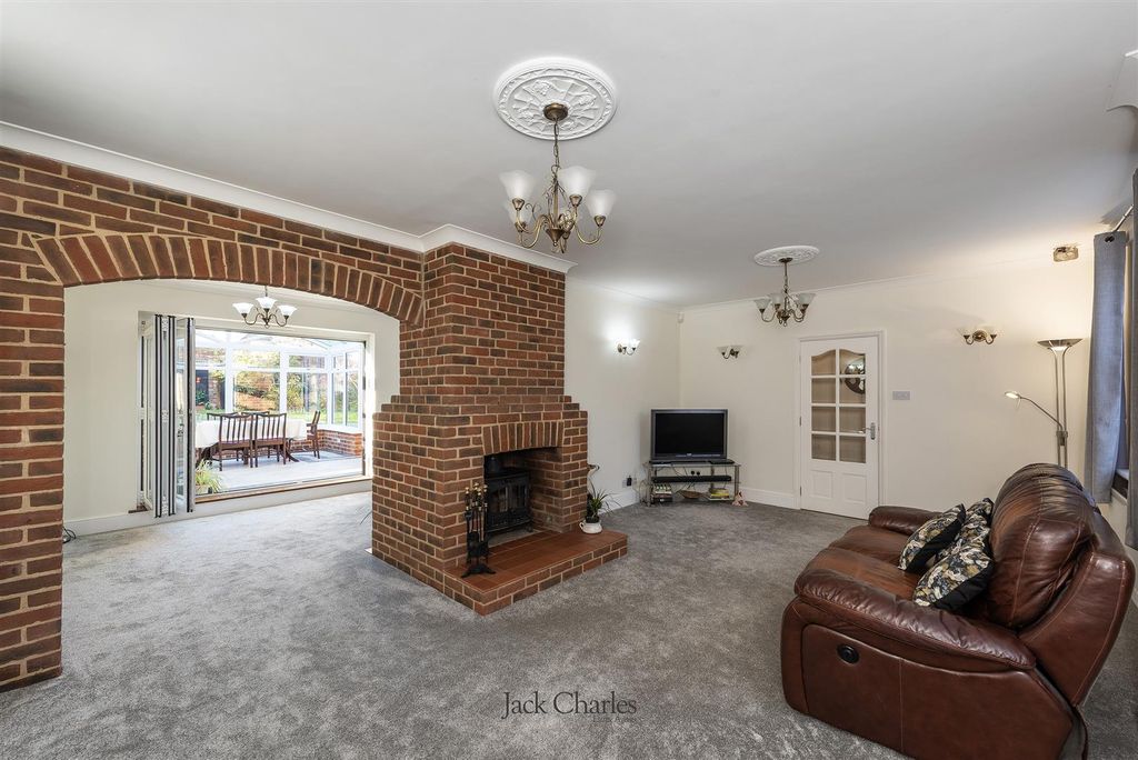 Property photo 2 of 24 Fleur De Lys, Ivy Hatch, Tn15 0Nr 004.Jpg