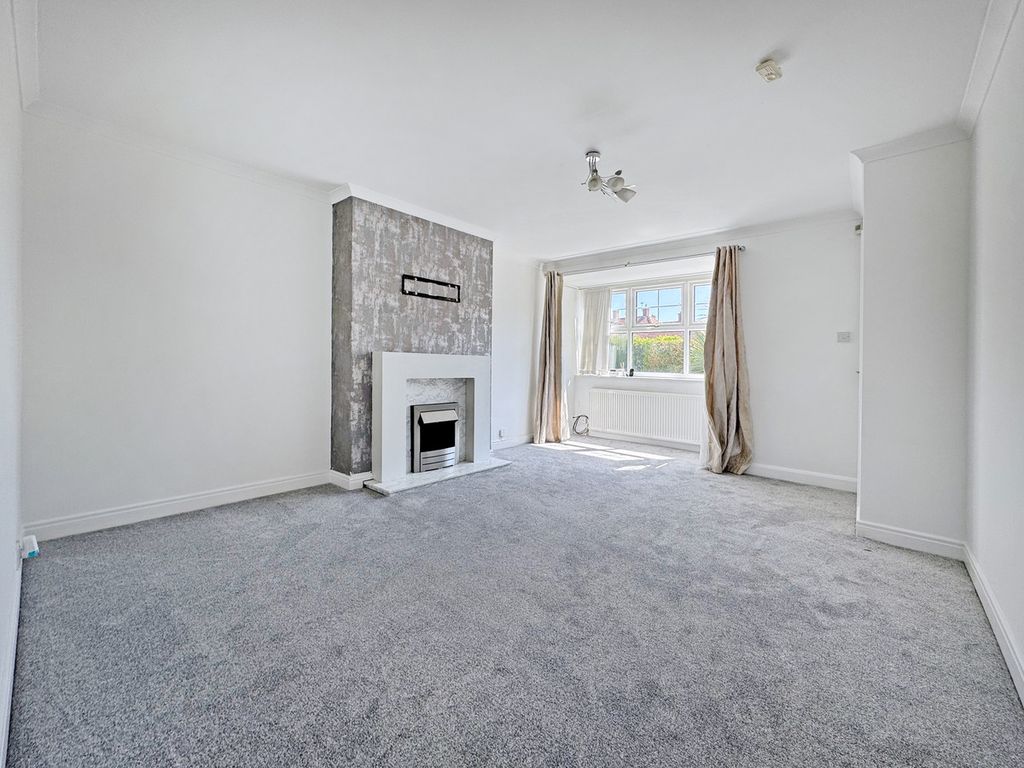 Property photo 2 of 35