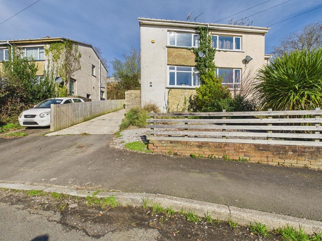 Property photo 1 of 15 Front (Exterior)