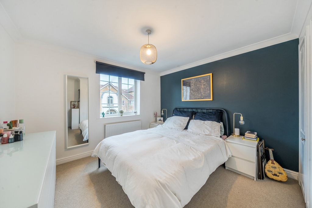 Property photo 2 of 10 1402520-8-69722d8...