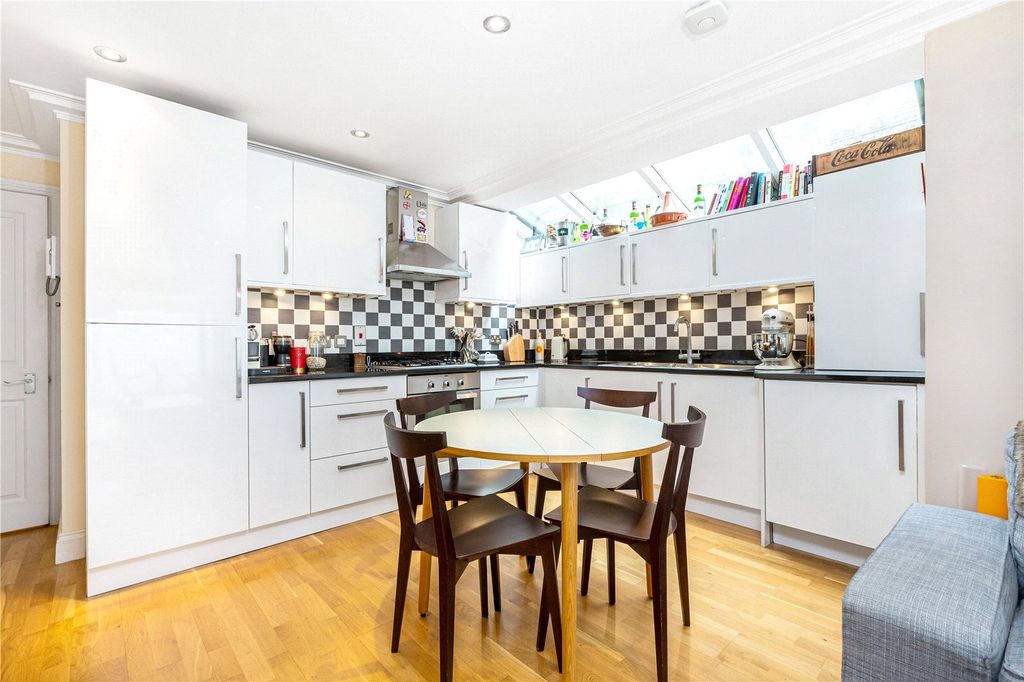 Property photo 3 of 18 Picture No. 10