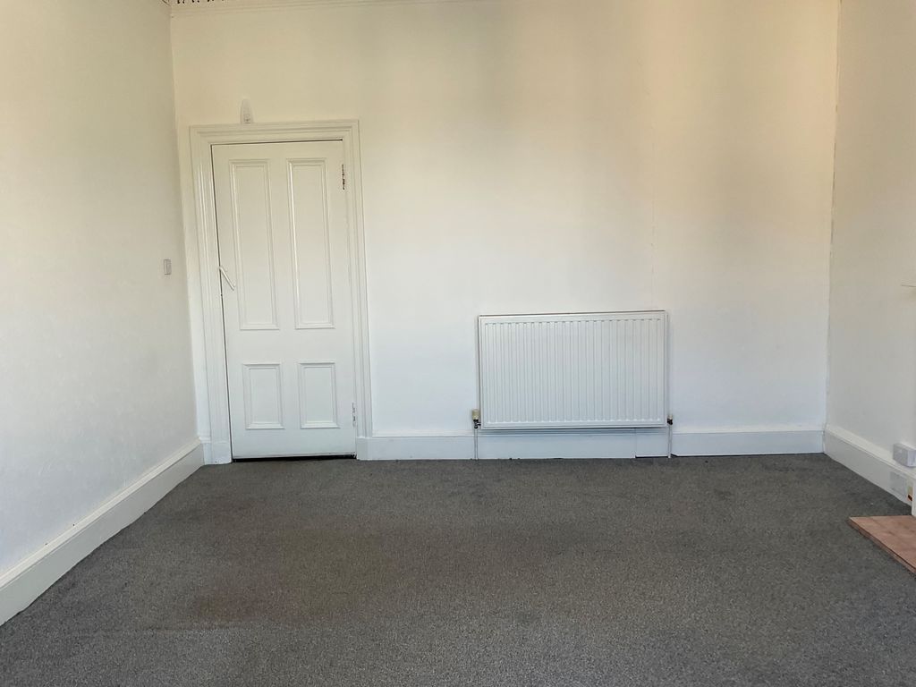Property photo 3 of 10 Photo 11