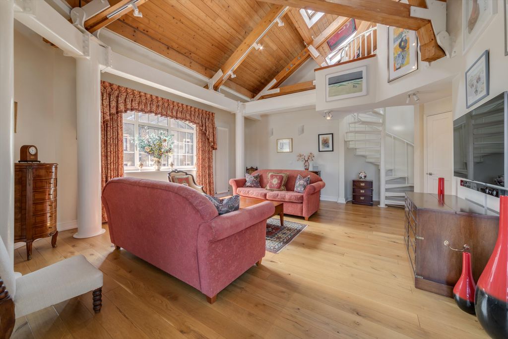 Property photo 1 of 19 Image