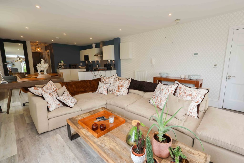 Additional image 30 of 2 bed flat for saleMarine Hill, Clevedon BS21