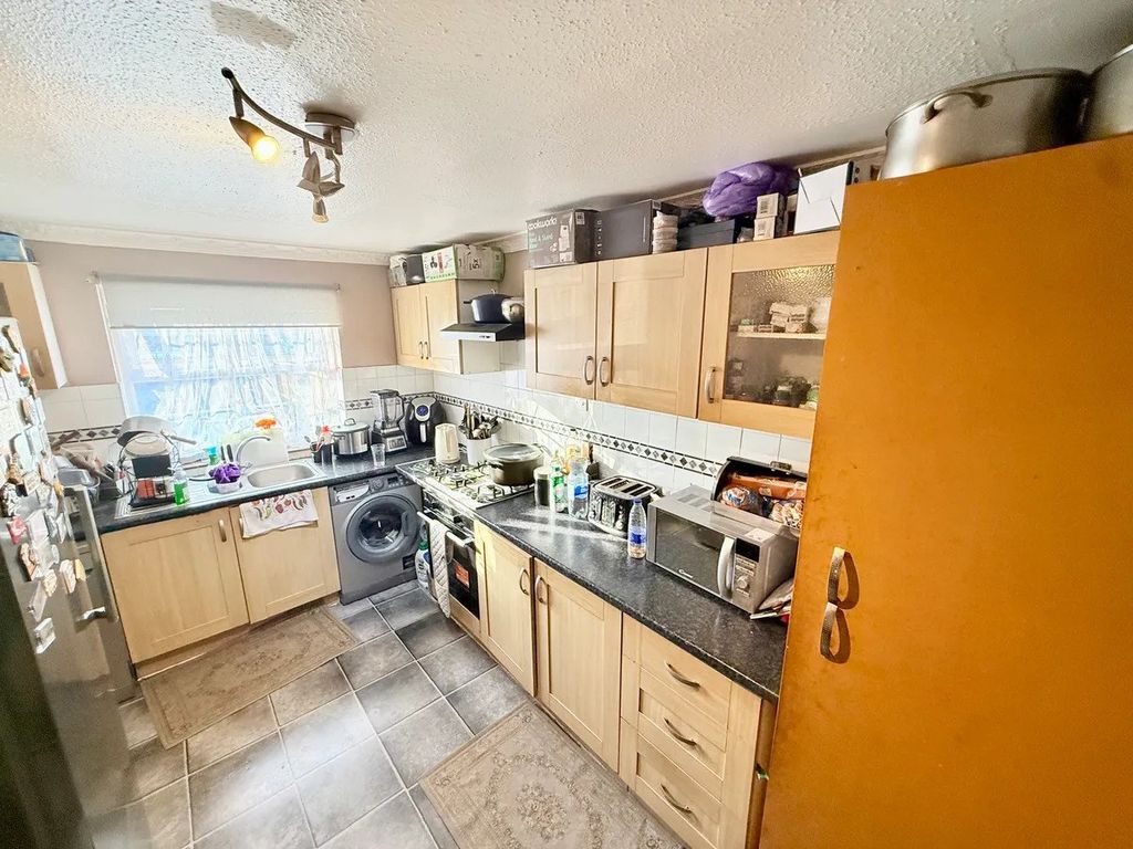 Property photo 3 of 15 10