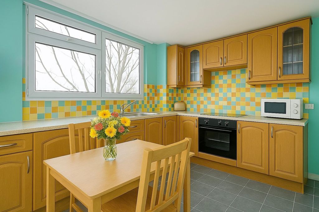 Property photo 3 of 7 Kitchen