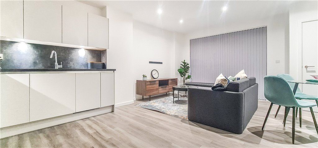 Property photo 1 of 10 Kitchen/Reception