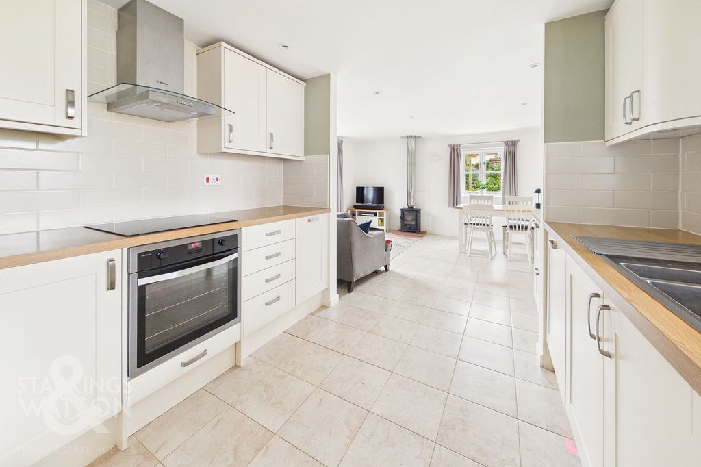 Property photo 3 of 35