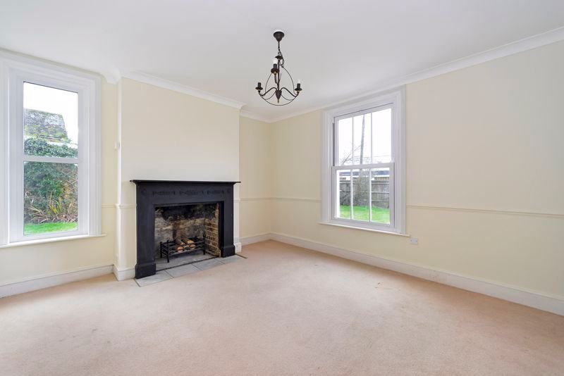 Property photo 3 of 14 Photo 8