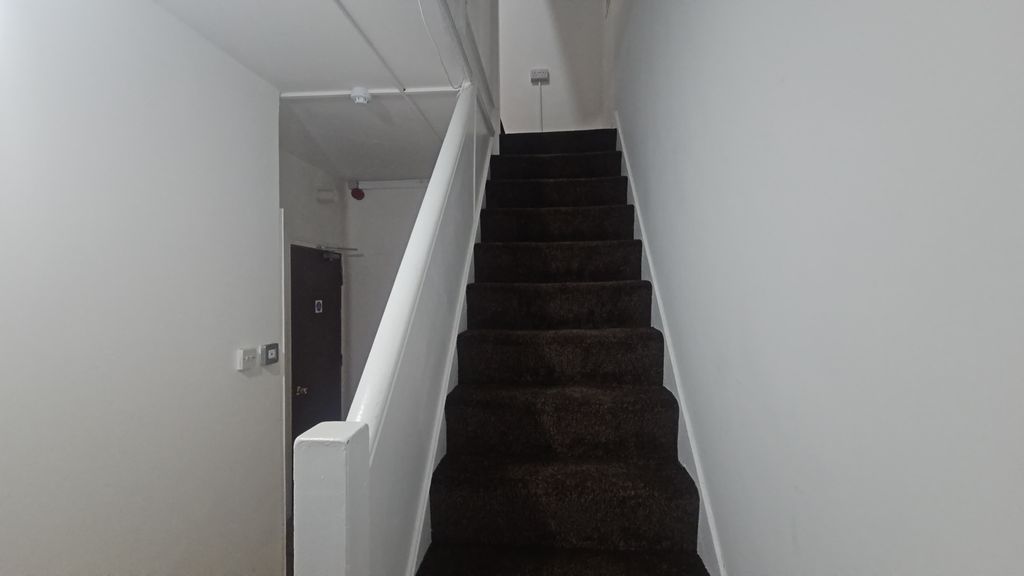 Property photo 2 of 40