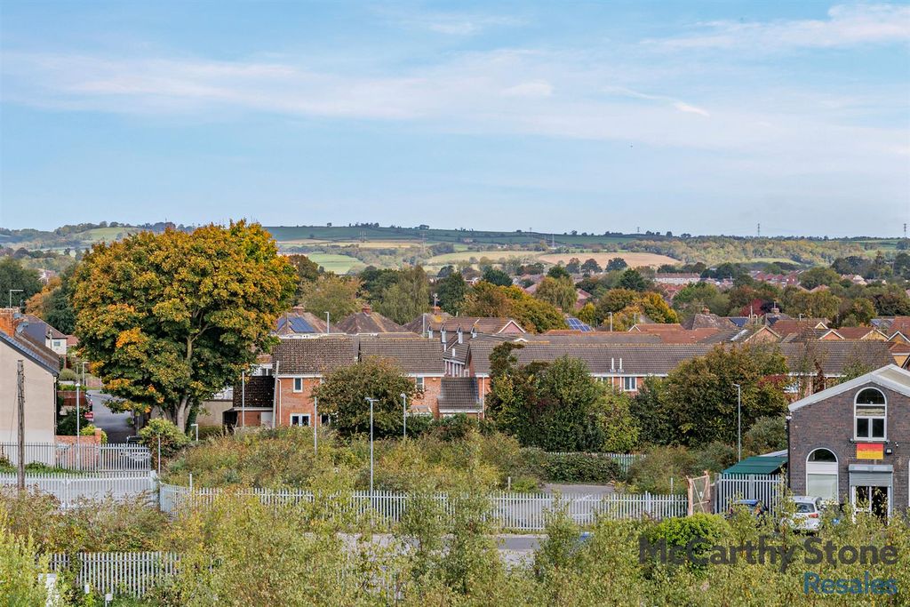 Property photo 3 of 23 Balcony
