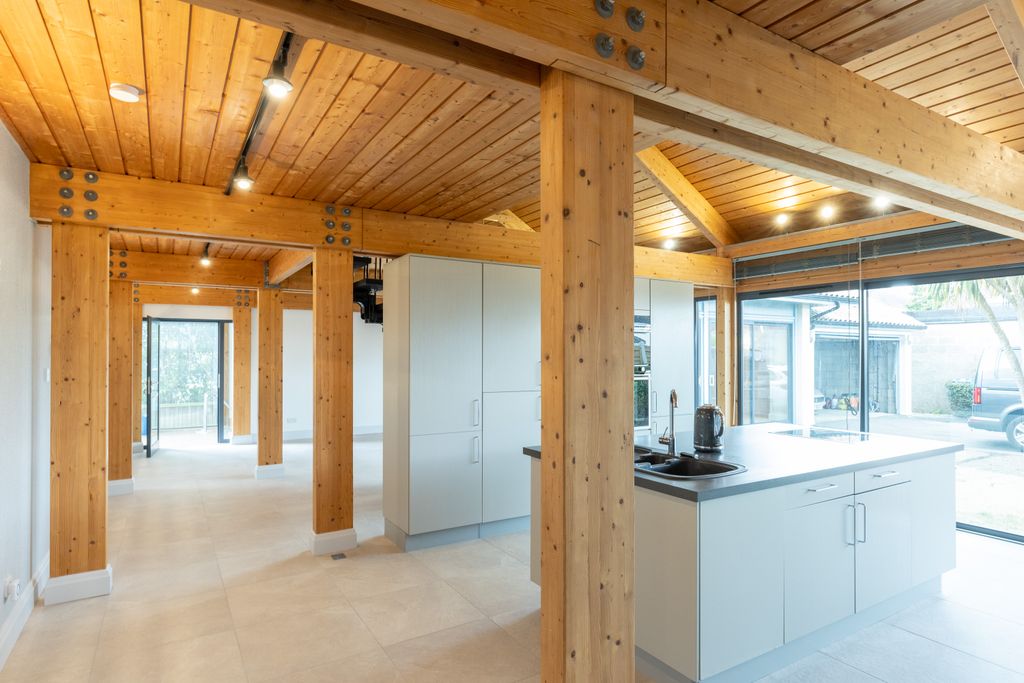 Property photo 3 of 20