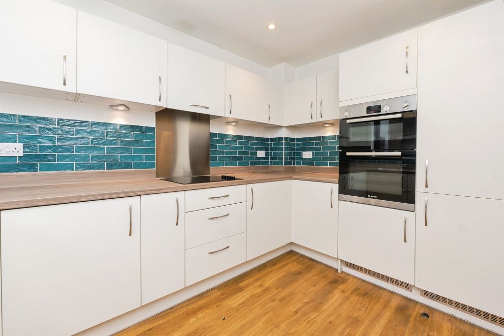 Property photo 3 of 27