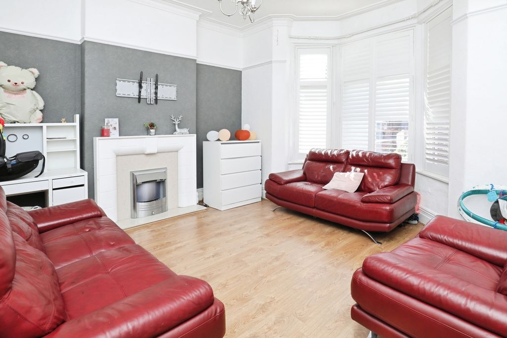 Property photo 3 of 14 Pbox-Img.Jpg