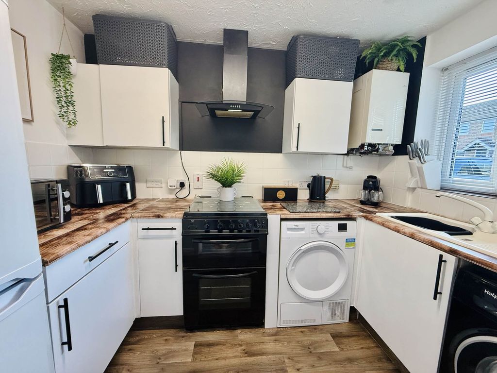 Property photo 2 of 9