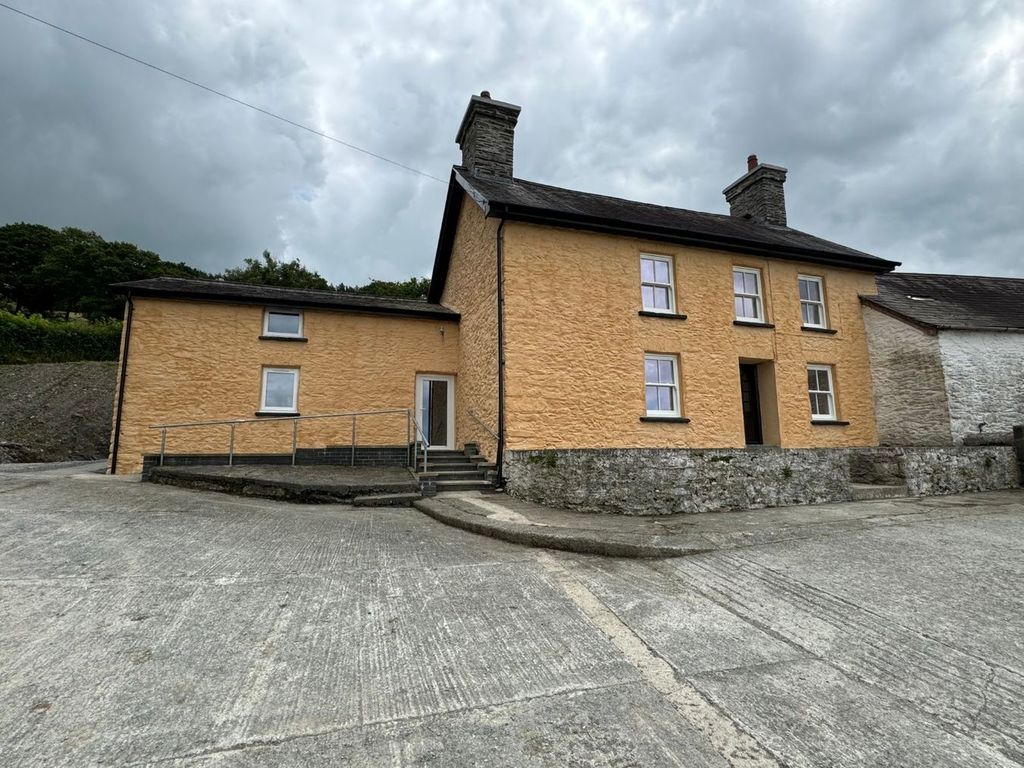 Property photo 2 of 54