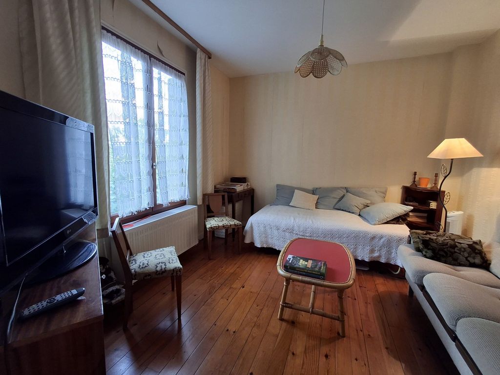 Property photo 3 of 23